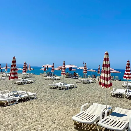 Beach Club *